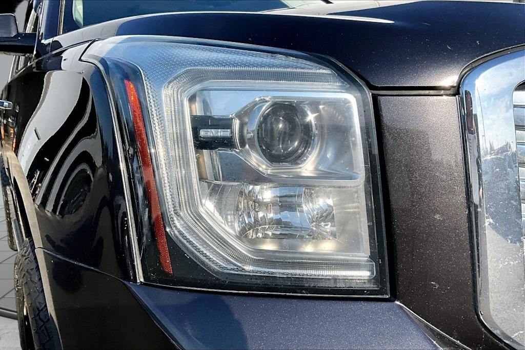 Thumbnail: 2015 GMC Yukon - 31