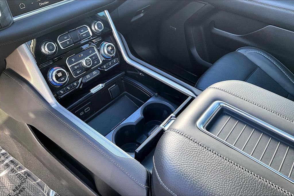 Thumbnail: 2024 GMC Yukon - 21