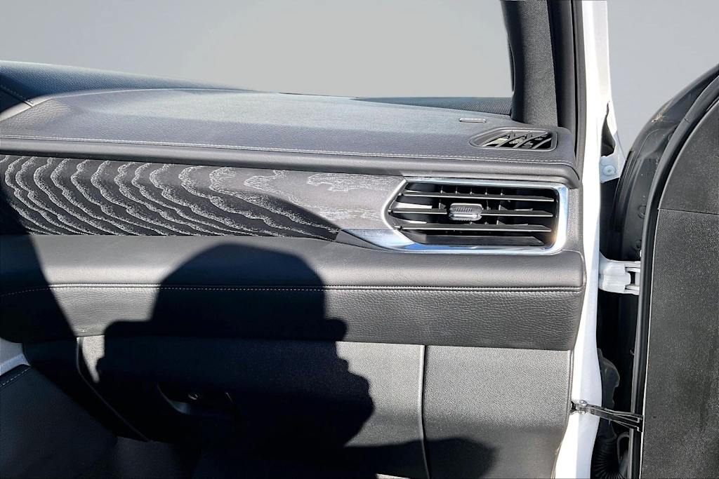 Thumbnail: 2024 GMC Yukon - 25