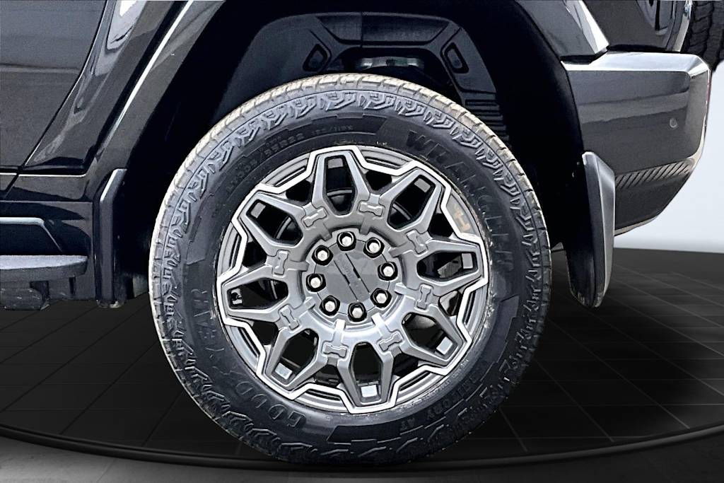 Thumbnail: 2025 GMC Hummer EV - 36