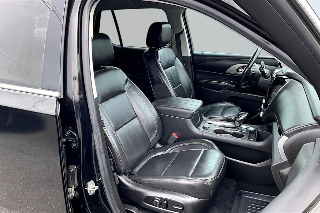 Thumbnail: 2021 Chevrolet Traverse - 12