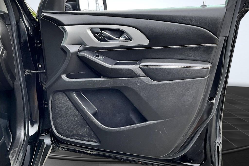 Thumbnail: 2021 Chevrolet Traverse - 29