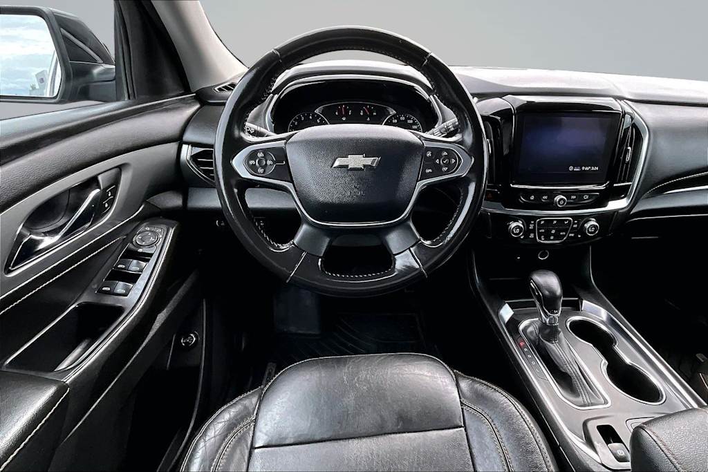Thumbnail: 2021 Chevrolet Traverse - 14
