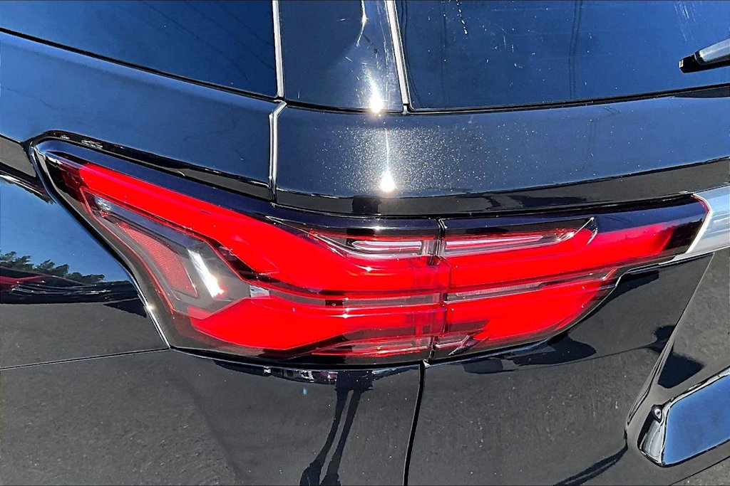 Thumbnail: 2023 Chevrolet Traverse - 32