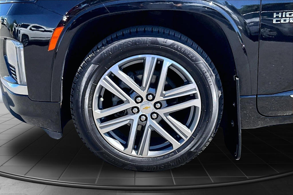 Thumbnail: 2023 Chevrolet Traverse - 8