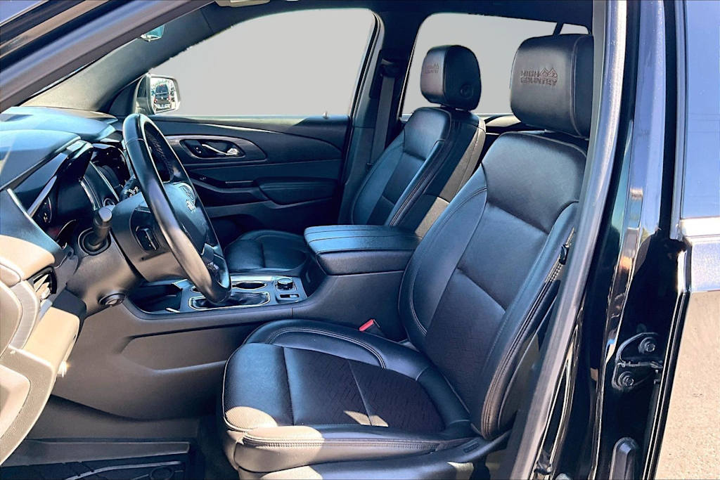 Thumbnail: 2023 Chevrolet Traverse - 11
