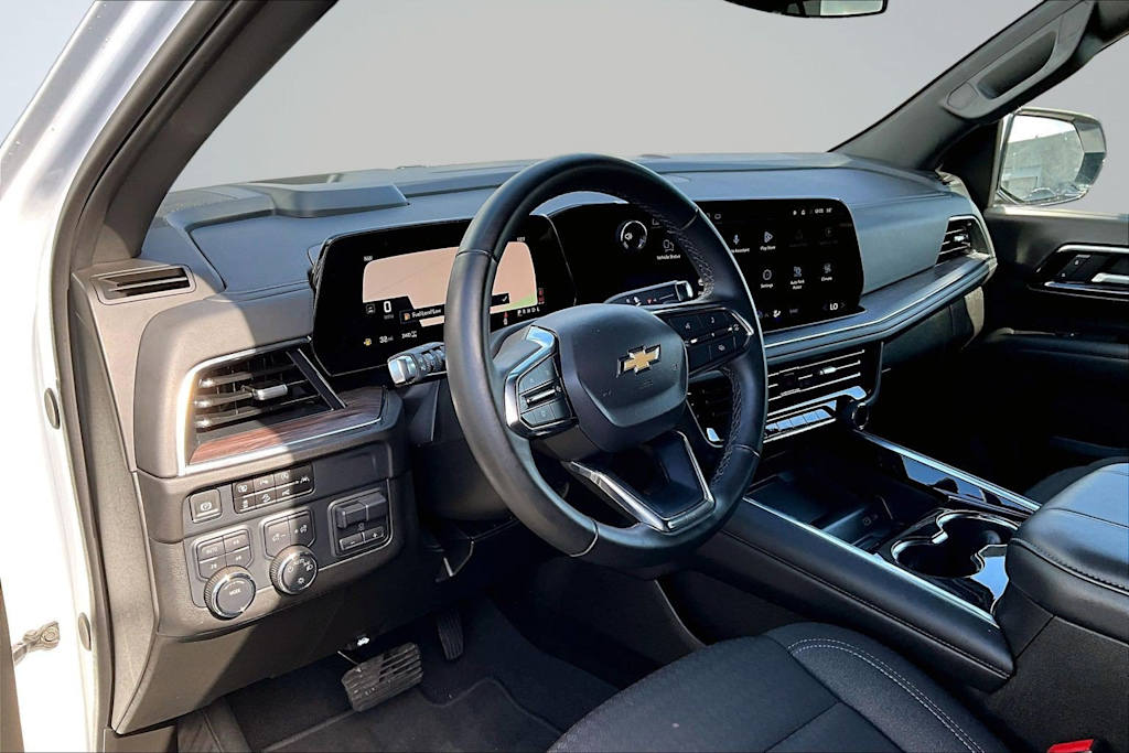 Thumbnail: 2025 Chevrolet Suburban - 2