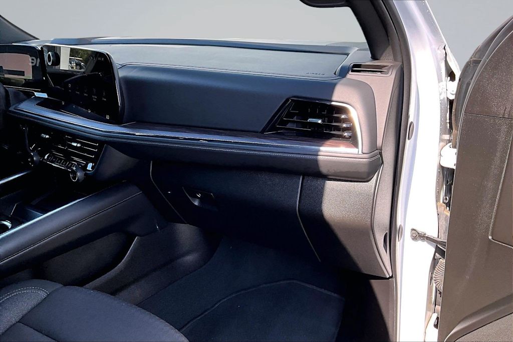Thumbnail: 2025 Chevrolet Suburban - 24