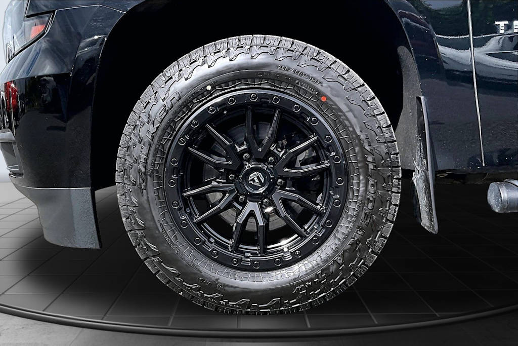Thumbnail: 2020 Chevrolet Tahoe - 8