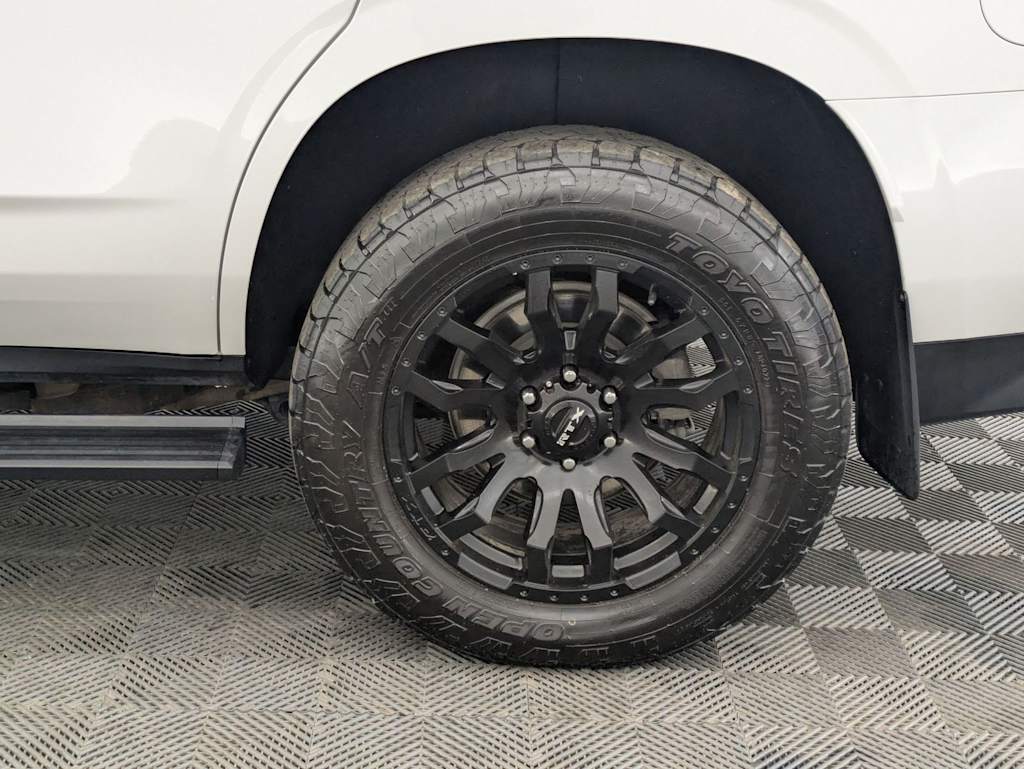 Thumbnail: 2023 Chevrolet Tahoe - 8