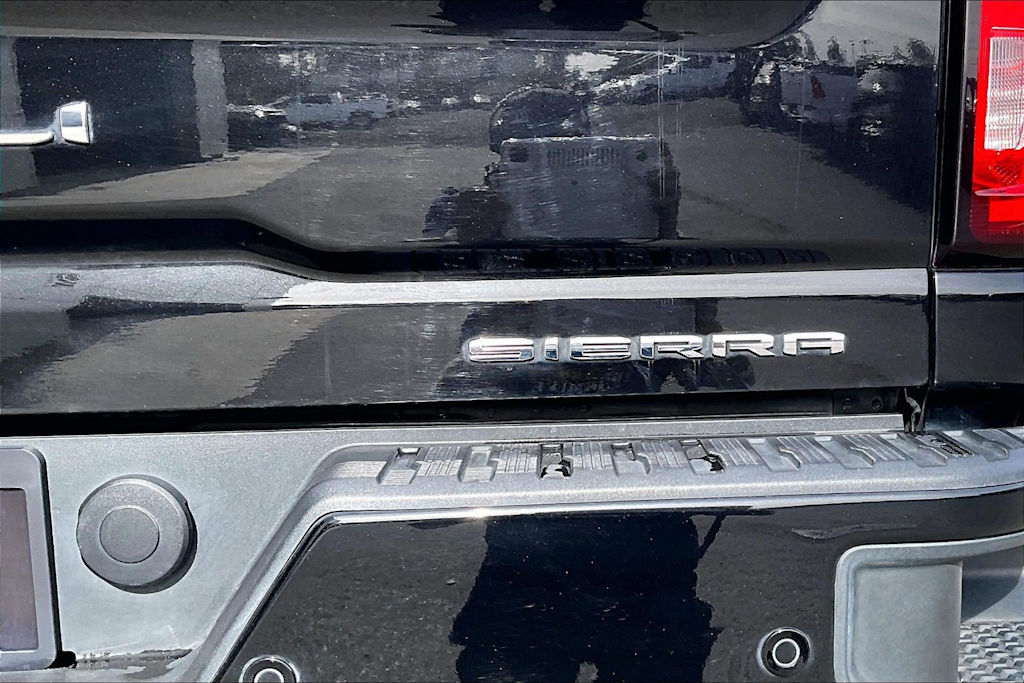 Thumbnail: 2023 GMC Sierra 3500 - 20