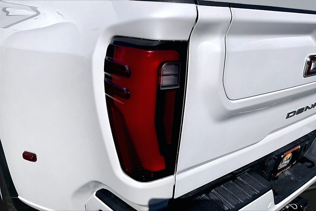 Thumbnail: 2025 GMC Sierra 3500 - 31