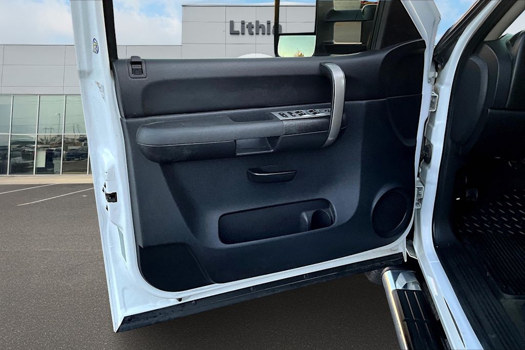 Thumbnail: 2009 GMC Sierra 2500 - 28