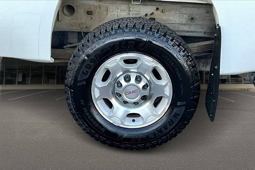 Thumbnail: 2009 GMC Sierra 2500 - 36