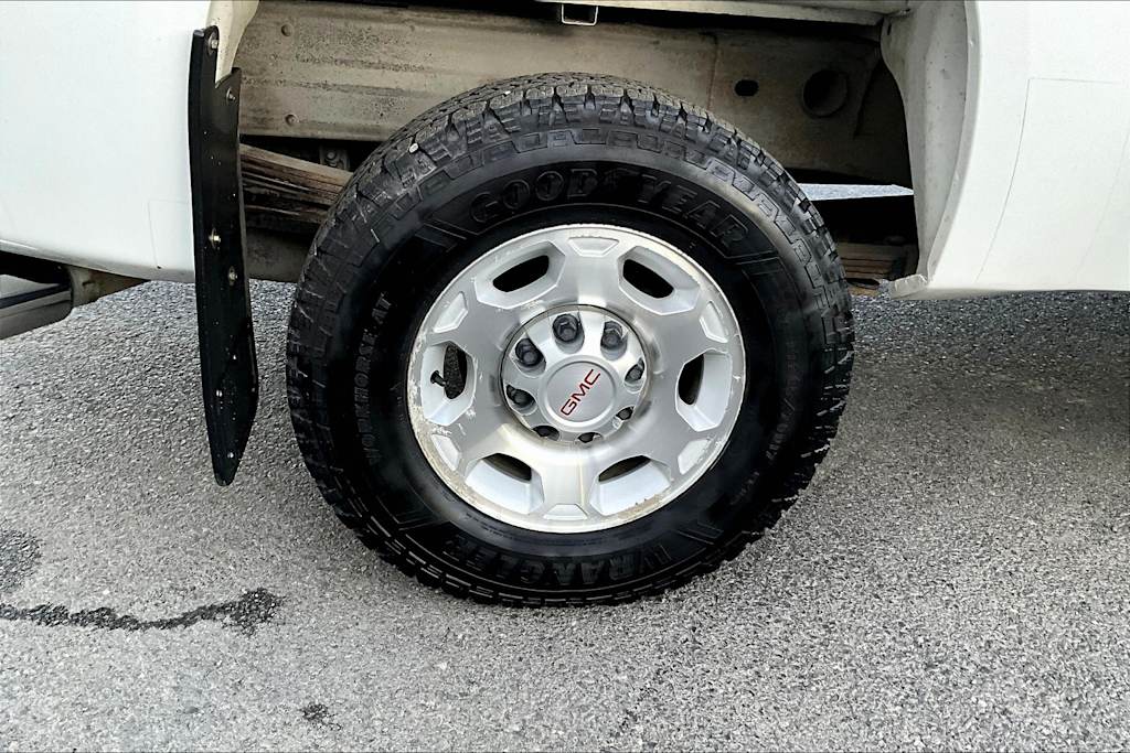 Thumbnail: 2009 GMC Sierra 2500 - 35