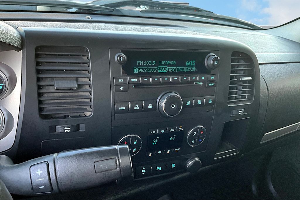 Thumbnail: 2009 GMC Sierra 2500 - 27