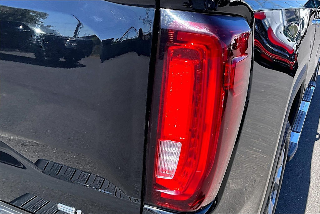 Thumbnail: 2023 GMC Sierra 1500 - 32