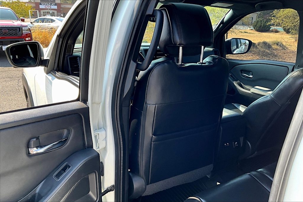 Thumbnail: 2022 Nissan Frontier - 12