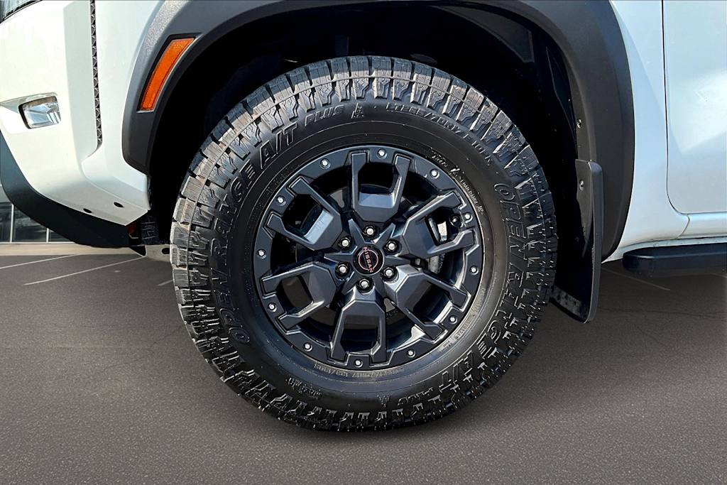 Thumbnail: 2022 Nissan Frontier - 8