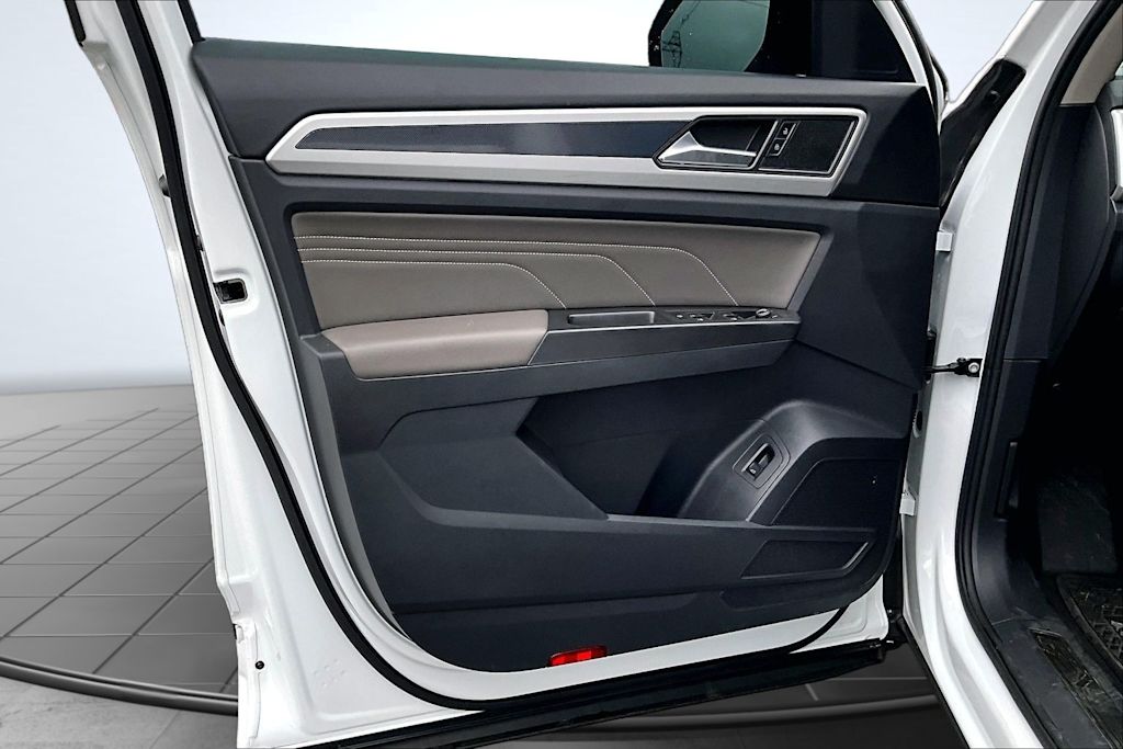 Thumbnail: 2023 Volkswagen Atlas - 27