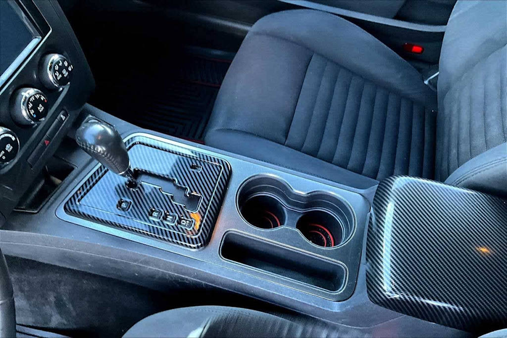 Thumbnail: 2013 Dodge Challenger - 17