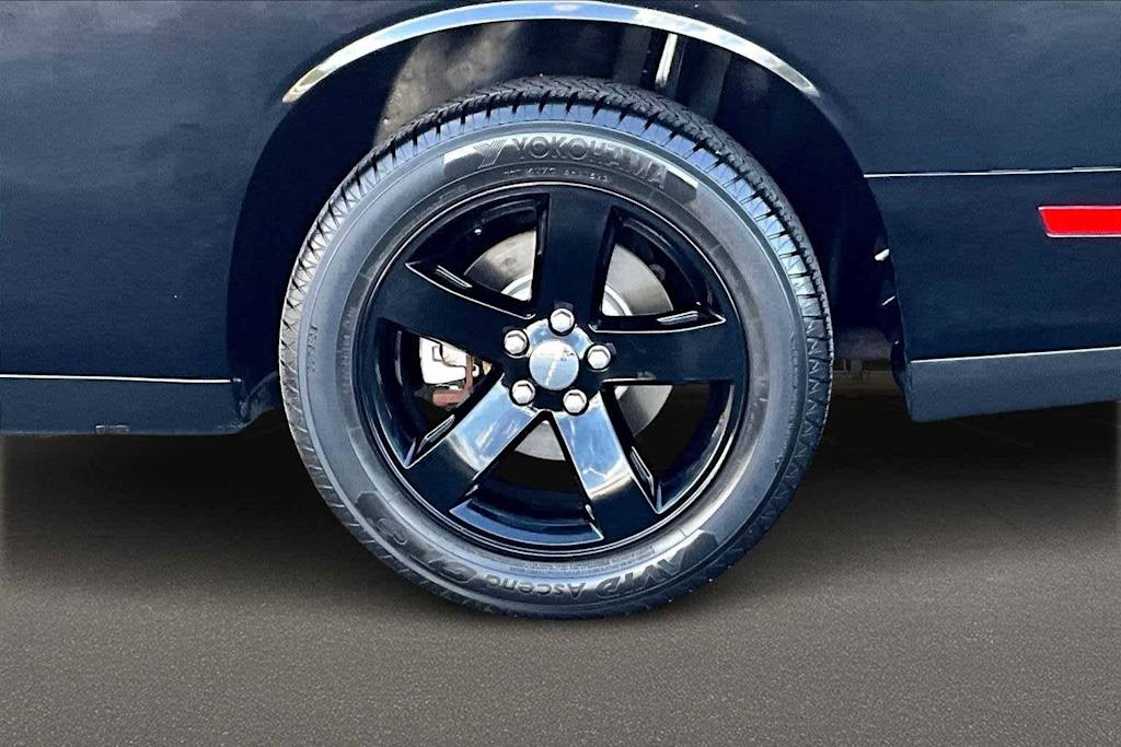 Thumbnail: 2013 Dodge Challenger - 36