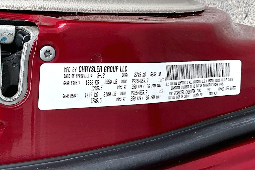 Thumbnail: 2012 Chrysler Town & Country - 19