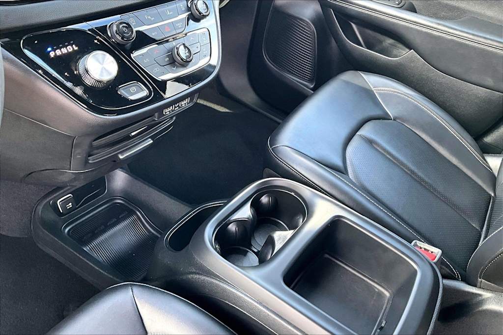 Thumbnail: 2025 Chrysler Pacifica - 16