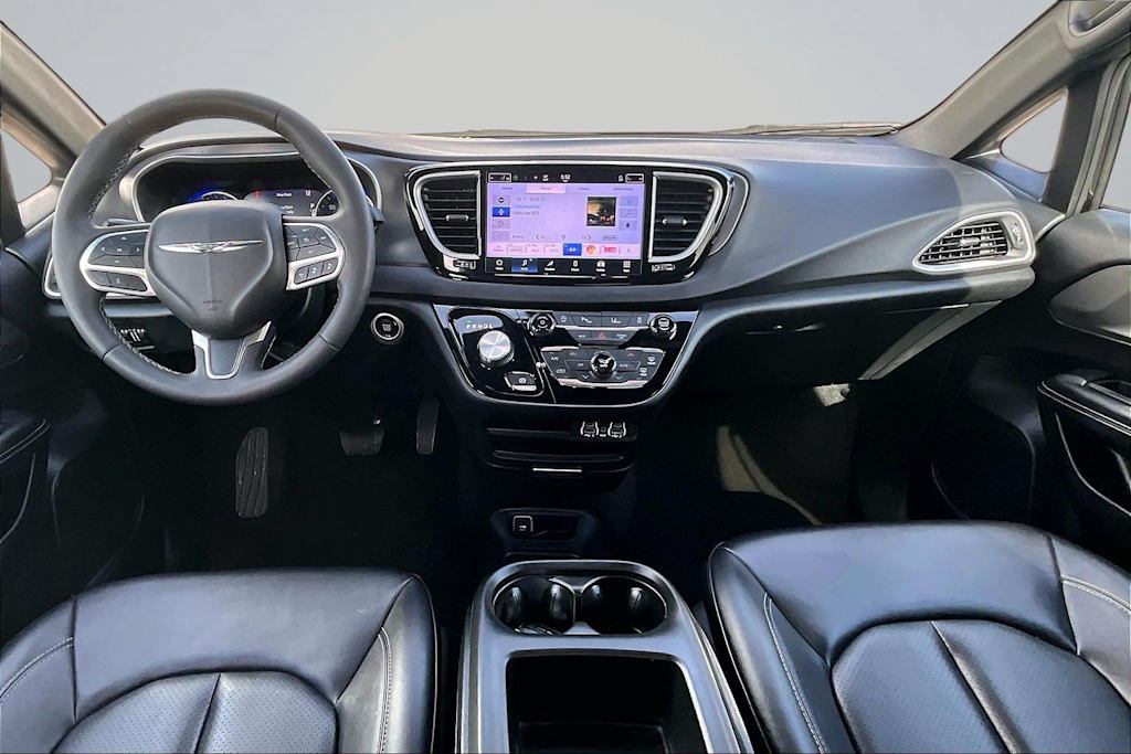 Thumbnail: 2025 Chrysler Pacifica - 10