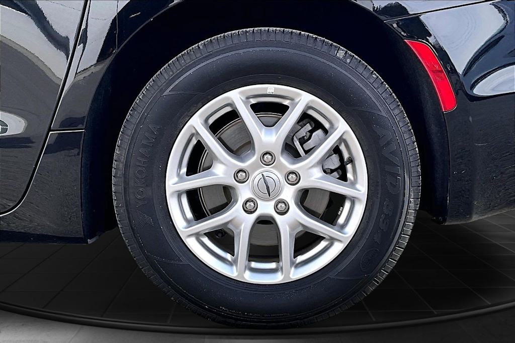 Thumbnail: 2025 Chrysler Pacifica - 35