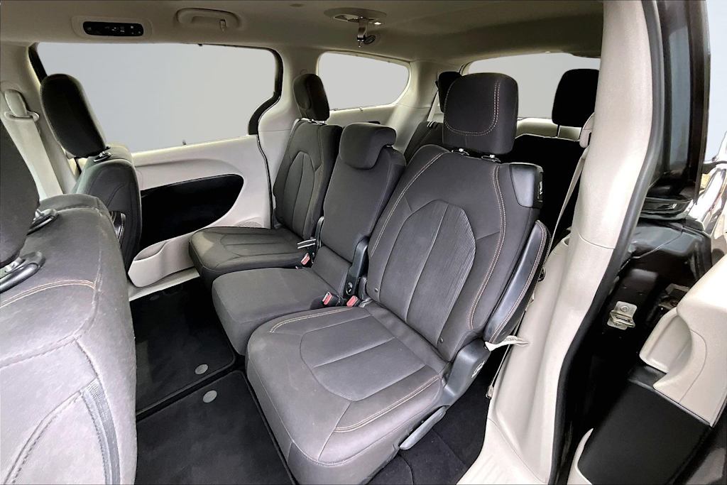 Thumbnail: 2017 Chrysler Pacifica - 13
