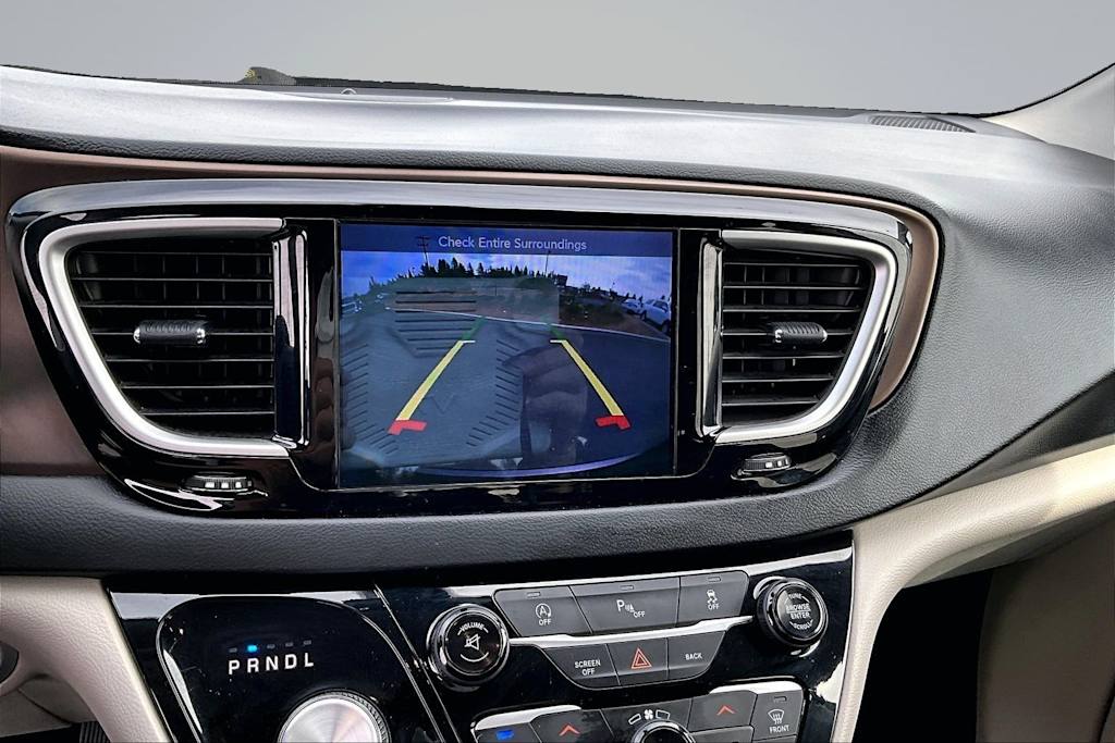 Thumbnail: 2017 Chrysler Pacifica - 27