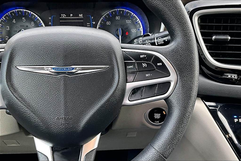 Thumbnail: 2017 Chrysler Pacifica - 26