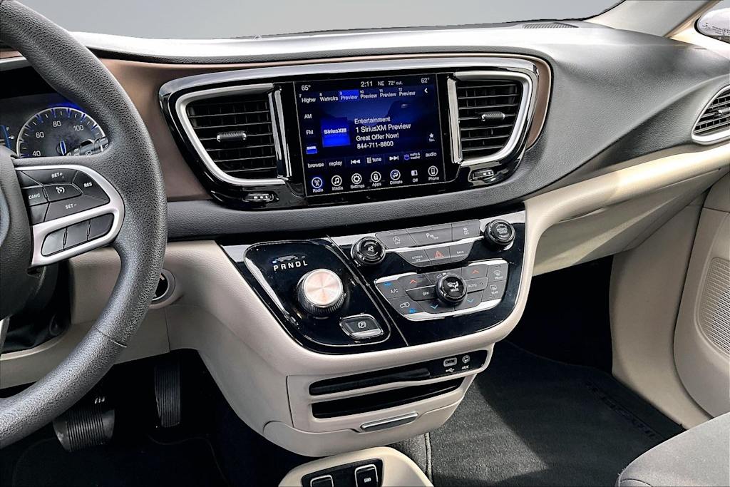Thumbnail: 2017 Chrysler Pacifica - 15