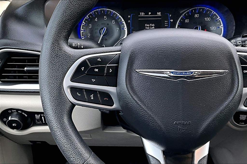 Thumbnail: 2017 Chrysler Pacifica - 25