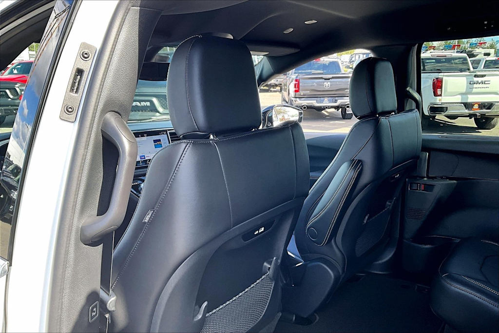 Thumbnail: 2026 Chrysler Pacifica - 13