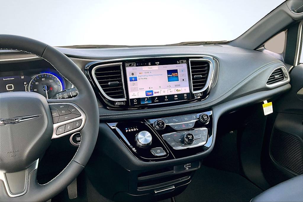 Thumbnail: 2026 Chrysler Pacifica - 15