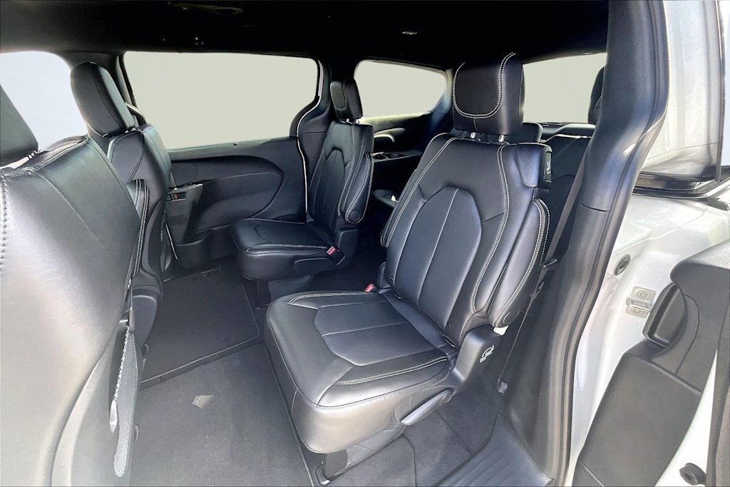 Thumbnail: 2026 Chrysler Pacifica - 21