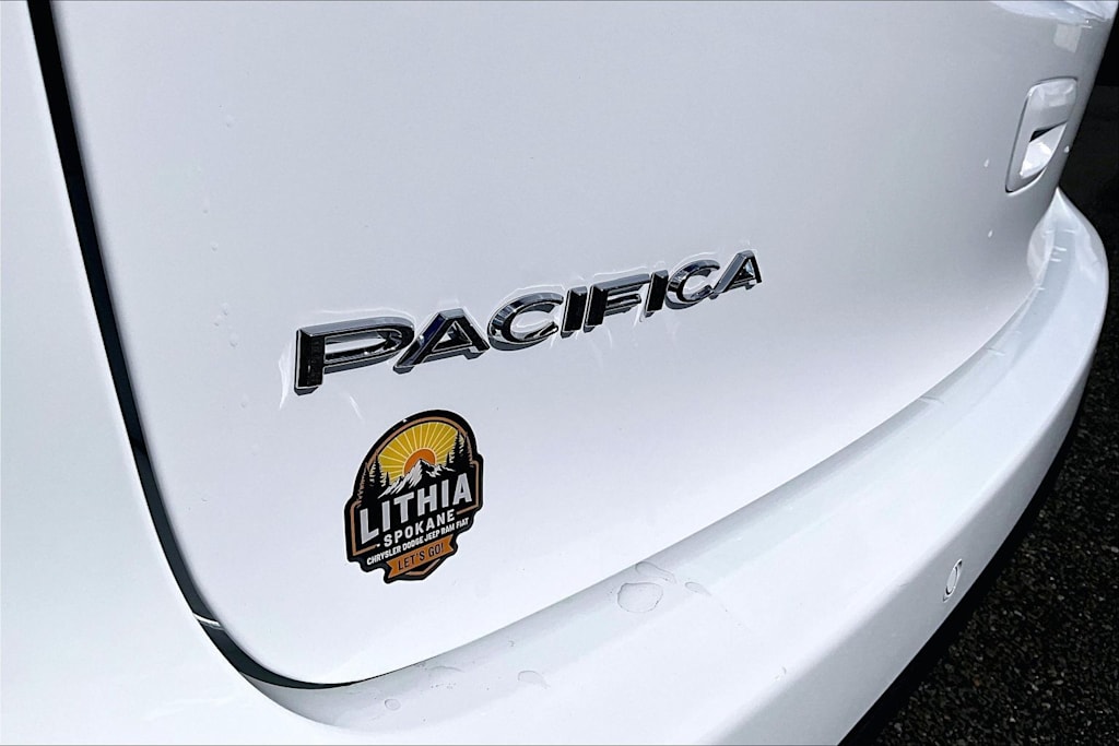 Thumbnail: 2026 Chrysler Pacifica - 7