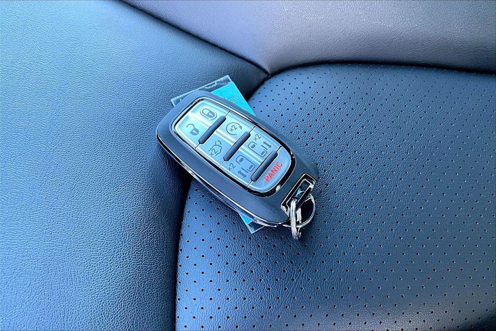Thumbnail: 2026 Chrysler Pacifica - 19