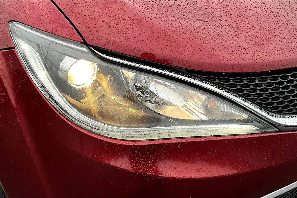 Thumbnail: 2018 Chrysler Pacifica - 31