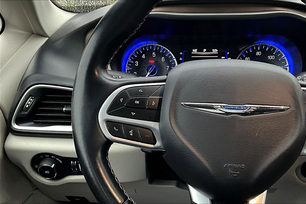 Thumbnail: 2018 Chrysler Pacifica - 25