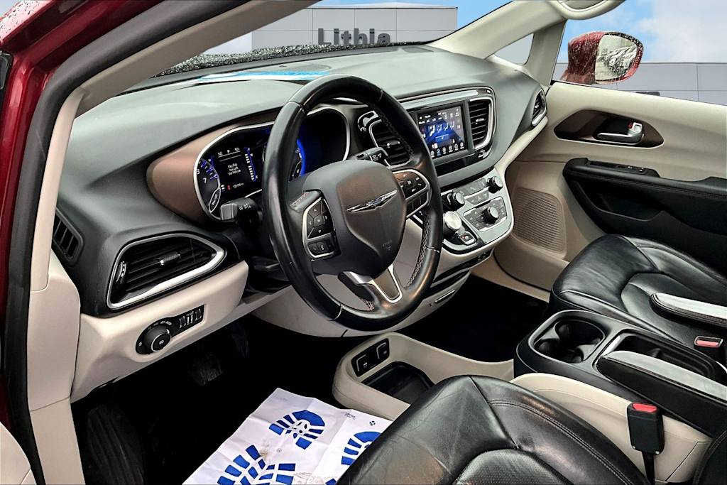 Thumbnail: 2018 Chrysler Pacifica - 2