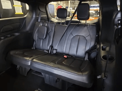 Thumbnail: 2023 Chrysler Pacifica - 8