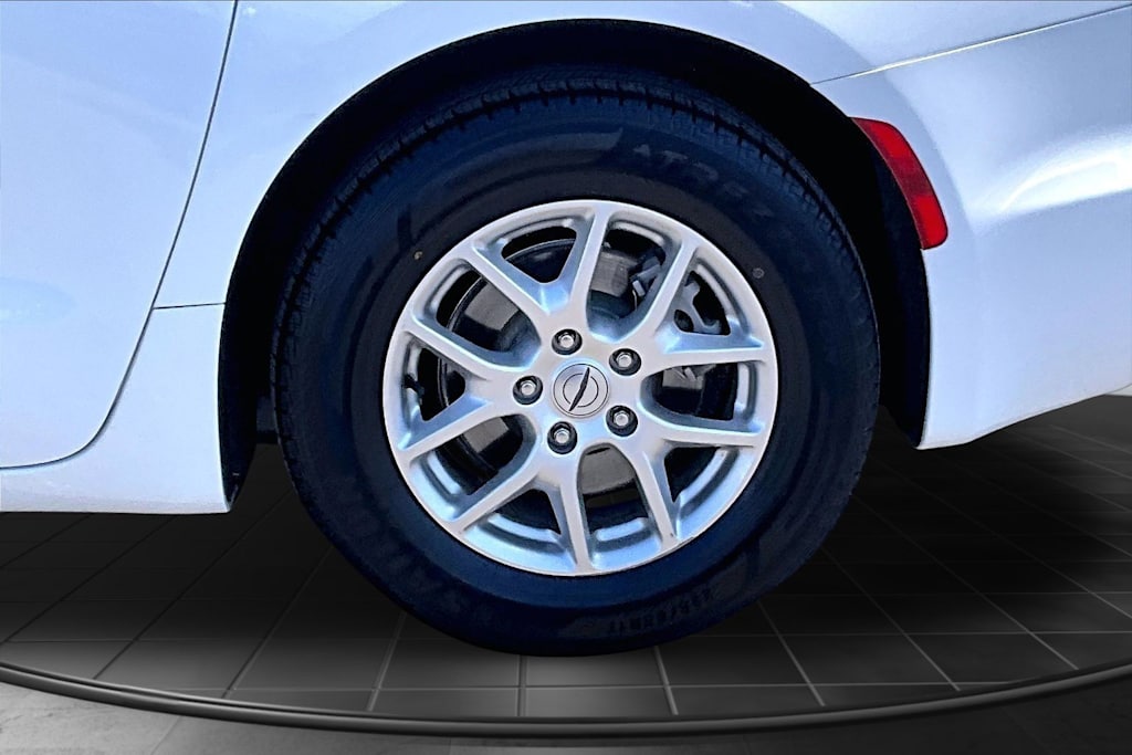 Thumbnail: 2024 Chrysler Pacifica - 36