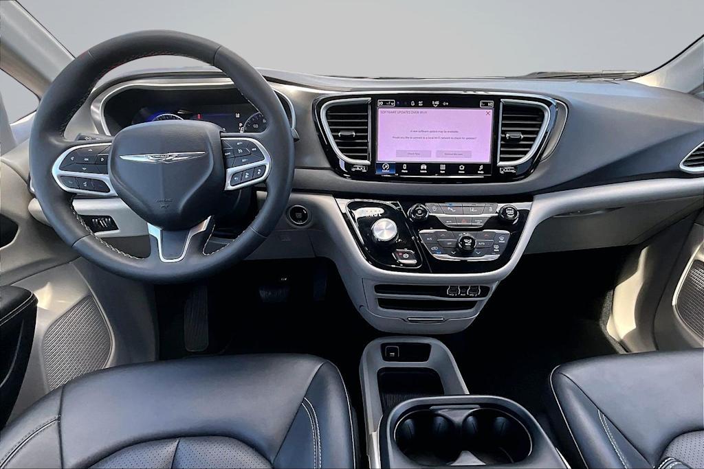 Thumbnail: 2024 Chrysler Pacifica - 10