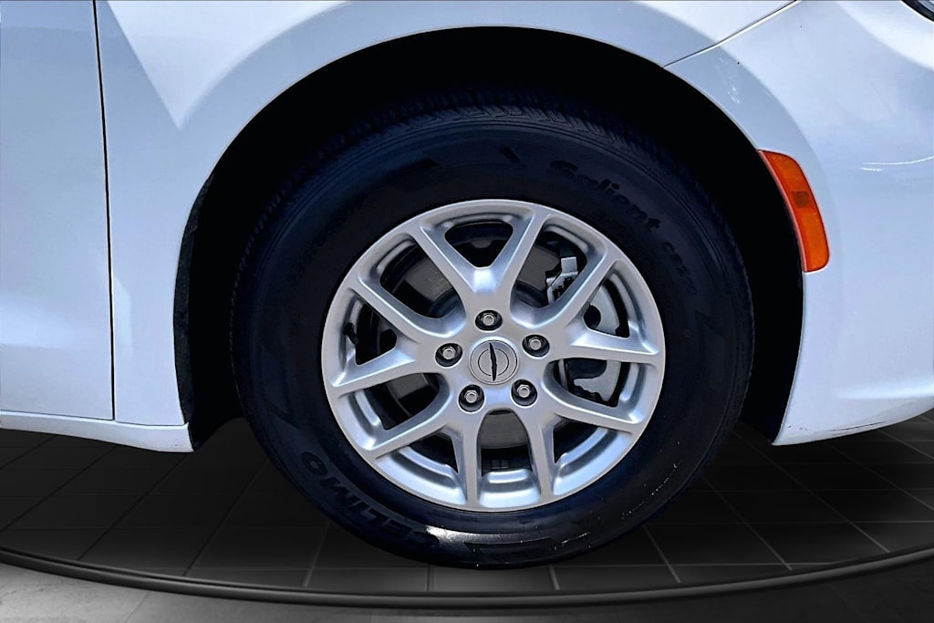Thumbnail: 2024 Chrysler Pacifica - 34