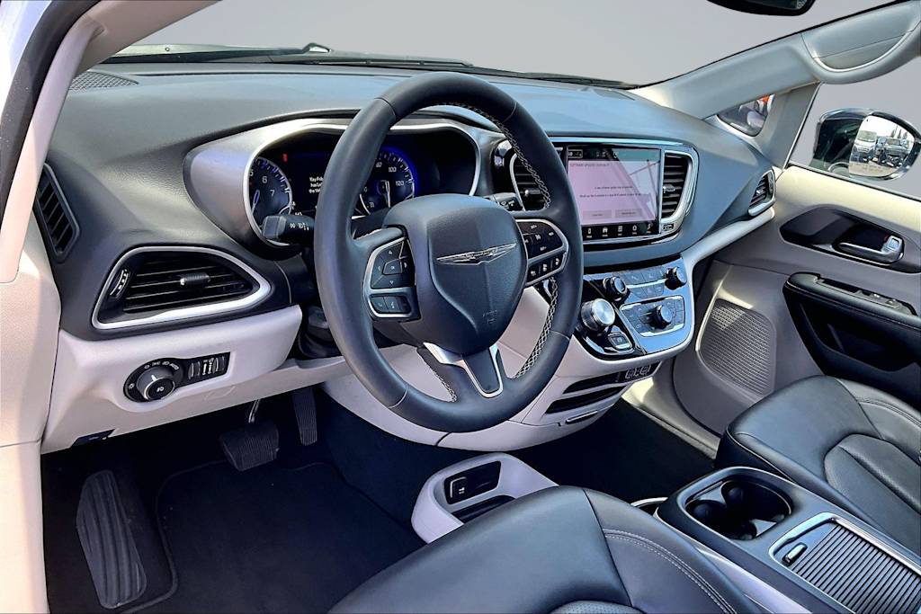 Thumbnail: 2024 Chrysler Pacifica - 2