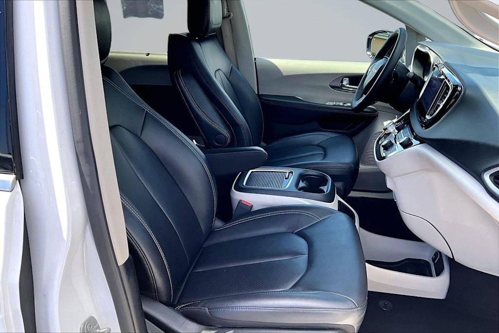 Thumbnail: 2024 Chrysler Pacifica - 20