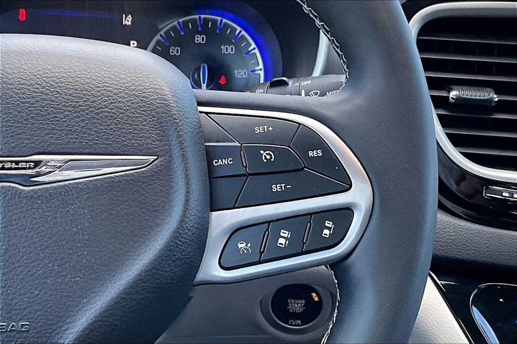 Thumbnail: 2024 Chrysler Pacifica - 26